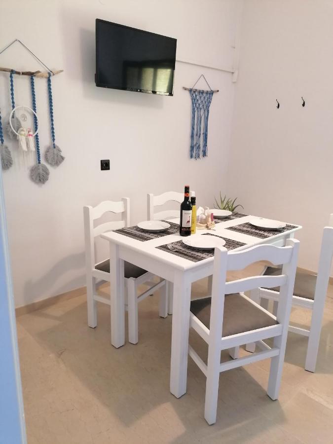 Makis Apartments Арилас Стая снимка