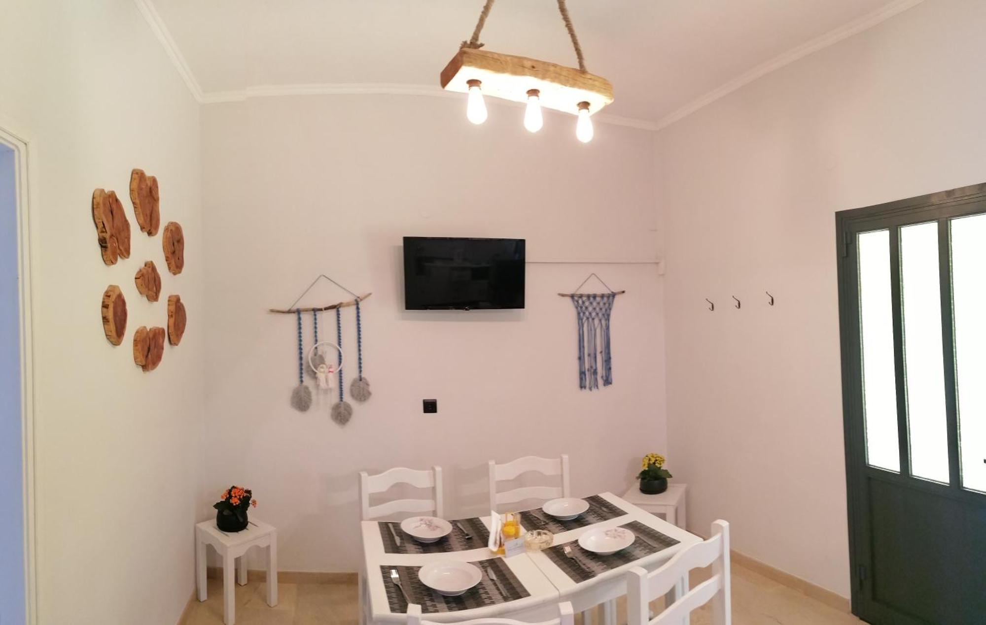 Makis Apartments Арилас Екстериор снимка
