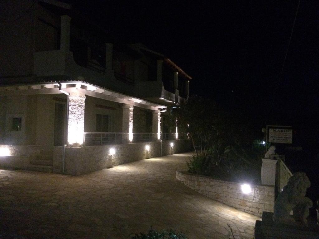 Makis Apartments Арилас Екстериор снимка